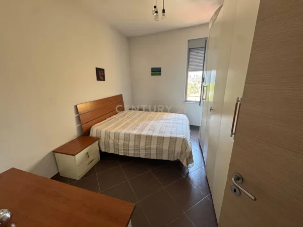 Tirane, jepet me qera apartament 2+1 Kati 4, 120 m² 730 € (Materniteti te Ri)