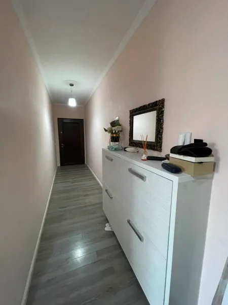 Tirane, jepet me qera apartament 2+1+Ballkon Kati 2, 110 m² 550 € (Astir Vila L)