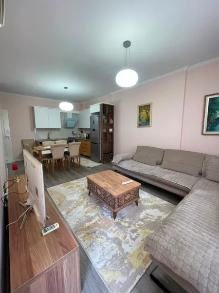 Tirane, jepet me qera apartament 2+1+Ballkon Kati 2, 110 m² 550 € (Astir Vila L)