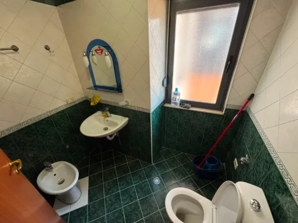 Tirane, jepet me qera apartament 1+1 Kati 7, (9 katshet)