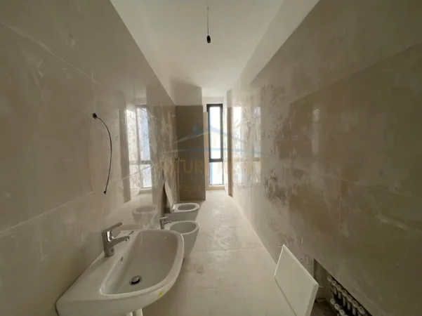 Tirane, shitet apartament 1+1 Kati 3, 80 m² 195.755 € (Platinum Residence, Bulevardi i Ri)