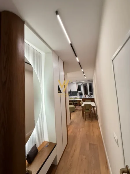 Tirane, jepet me qera apartament 1+1+Ballkon Kati 6, 75 m² 970 € (STACIONI I TRENIT)