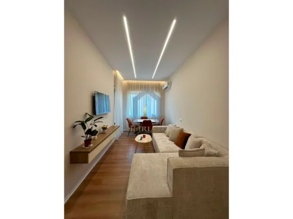 Tirane, shitet apartament 1+1+Ballkon Kati 6, 55 m² 138.000 € (Apartament 1+1 per shitje tek, Rezidenca HENKE , AMERIKAN 3)