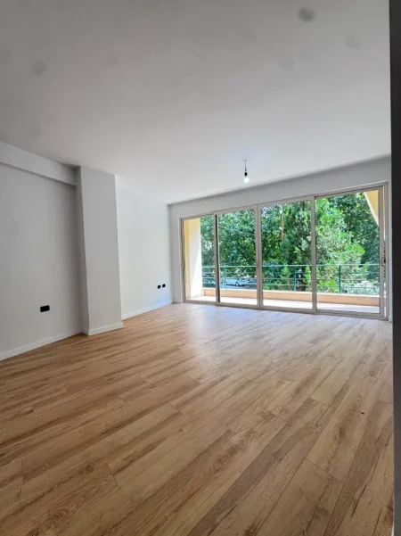 Tirane, shitet apartament 2+1+Ballkon Kati 1, 109 m² 209.300 € (Don Bosko)