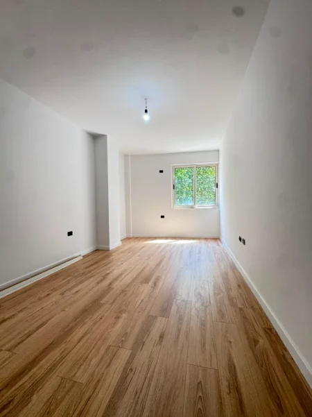 Tirane, shitet apartament 2+1+Ballkon Kati 1, 109 m² 209.300 € (Don Bosko)