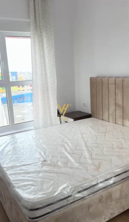Tirane, jepet me qera apartament 1+1+Ballkon Kati 5, 90 m² 620 € (ALI DEMI)