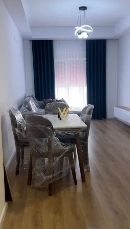Tirane, jepet me qera apartament 1+1+Ballkon Kati 5, 90 m² 620 € (ALI DEMI)