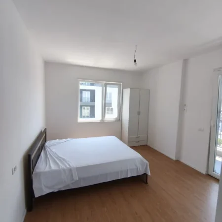 Tirane, jepet me qera apartament 2+1+Ballkon Kati 7, 99 m² 450 € (Rruga Gryka e Kaçanikut)