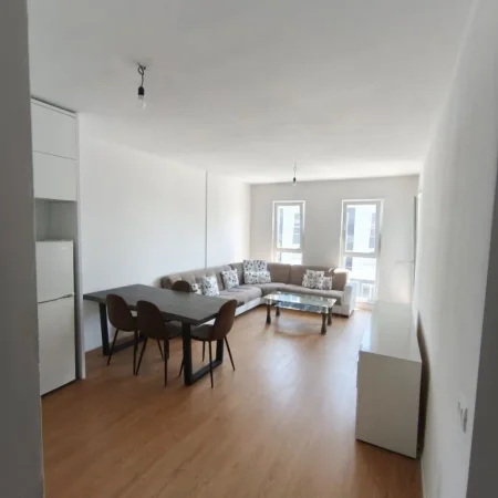 Tirane, jepet me qera apartament 2+1+Ballkon Kati 7, 99 m² 450 € (Rruga Gryka e Kaçanikut)