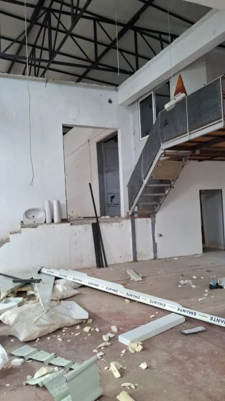 Tirane, jepet me qera magazine Kati 0, 500 m² 2.500 € (KOMBINAT)
