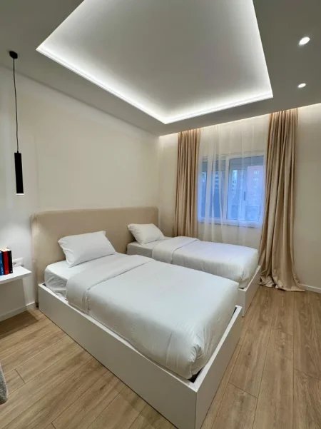Tirane, jepet me qera apartament 2+1+Ballkon Kati 2, 70 m² 70.000 € (Bulevardi bajram curri)