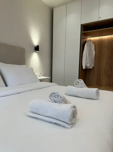 Tirane, jepet me qera apartament 2+1+Ballkon Kati 2, 70 m² 70.000 € (Bulevardi bajram curri)