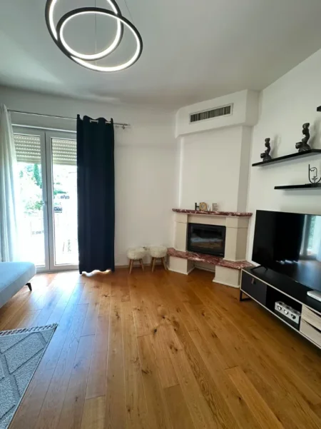 Tirane, jepet me qera apartament 2+1 Kati 2, 102 m² 1.200 € (Secret Garden)