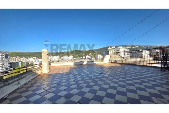 Vlore, shitet apartament+verande | Penthouse 3+1+Ballkon , 339 m² 260.000 € (Blv.Ismail Qmali, Vlore)