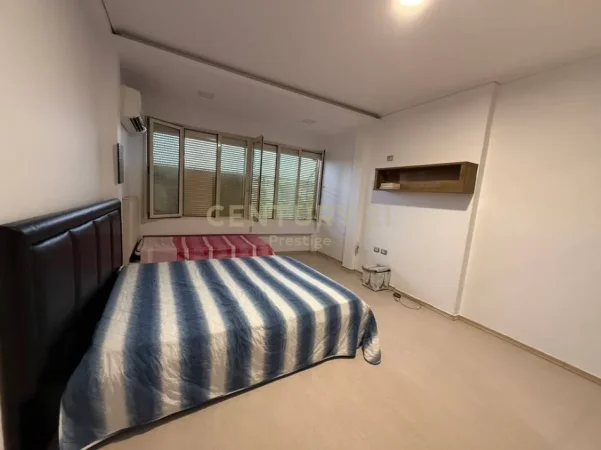 Tirane, shitet apartament 2+1+Aneks+Ballkon Kati 5, 119 m² 210.000 € (Tregu Elektrik)