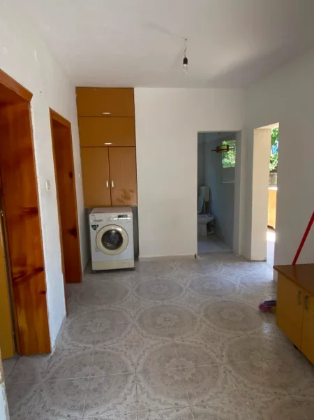 Shtepi me qira "Institut" 1+1 Kati 1, 55 m² 200 €