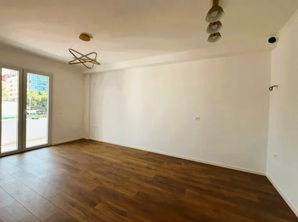 Tirane, shitet apartament 1+1+Aneks+Ballkon Kati 3, 58 m² 128.000 € (Rruga Dritan Hoxha)