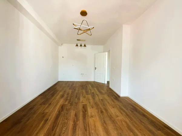 Tirane, shitet apartament 1+1+Aneks+Ballkon Kati 3, 58 m² 128.000 € (Rruga Dritan Hoxha)