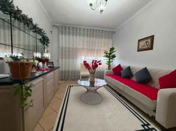 Tirane, shitet apartament 3+1 Kati 10, 137 m² 411.600 € 