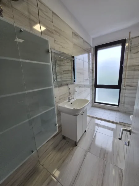 🏡 Jepet me qera super apartament në pallat të ri, 600 € , Fusha Ali Demi