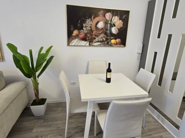 🏡 Jepet me qera super apartament në pallat të ri, 600 € , Fusha Ali Demi