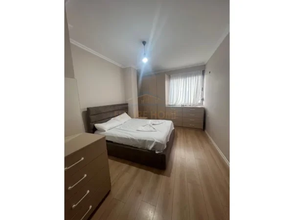 Tirane, jepet me qera apartament 2+1 Kati 3, 90 m² 450 € (Misto Mame)