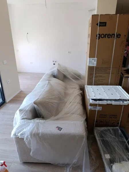 Tirane, jepet me qera apartament 2+1 Kati 3, 110 m² 600 € (Rruga 5 Maji)