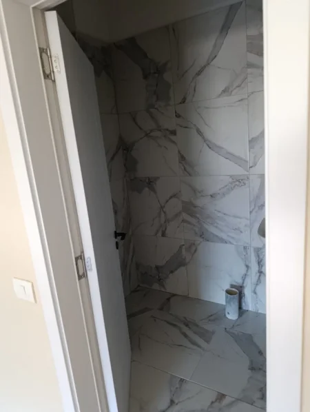Tirane, jepet me qera apartament 2+1 Kati 3, 110 m² 600 € (Rruga 5 Maji)
