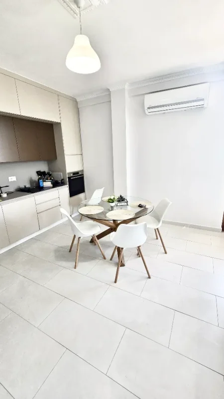 Tirane, jap me qera apartament 3+1+Ballkon Kati 2, 150 m² 700 € (Fuat Toptani)