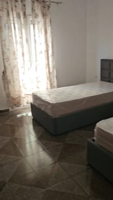 Tirane, jepet me qera apartament 2+1 Kati 2, 130 m² 600 € (Kodra e Diellit)