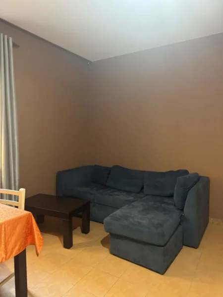 Tirane, jepet me qera apartament 2+1 Kati 1, 450 € (Kodra e Diellit)