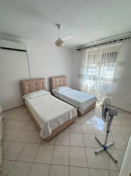 Durres, jepet me qera apartament 1+1+Ballkon Kati 2, 60 m² 320 € 