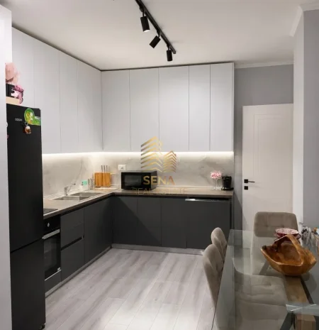 Tirane, jepet me qera apartament 1+1+Ballkon Kati 2, 65 m² 650 € (Liqeni i Thate)