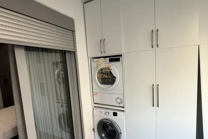 Tirane, jepet me qera apartament 1+1+Ballkon Kati 2, 65 m² 650 € (Liqeni i Thate)