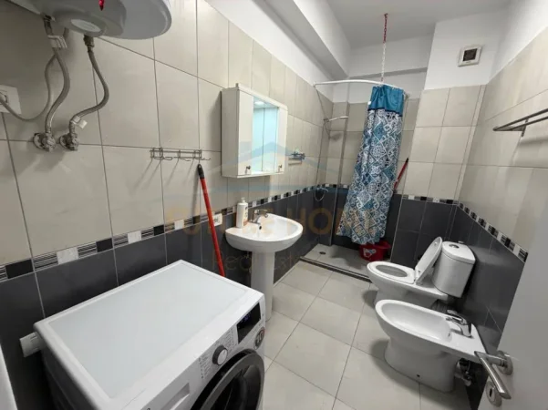 Shqiperi, jepet me qera apartament 2+1 Kati 5, 600 € (Golden Park)