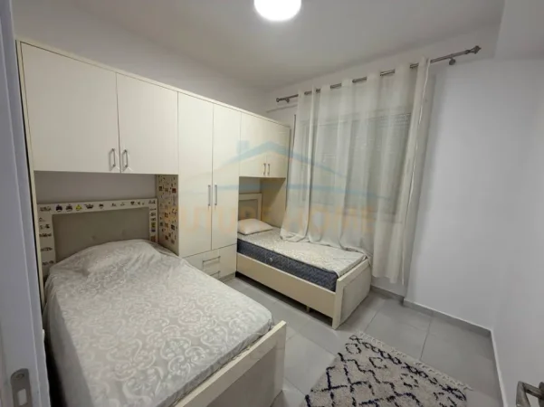 Shqiperi, jepet me qera apartament 2+1 Kati 5, 600 € (Golden Park)