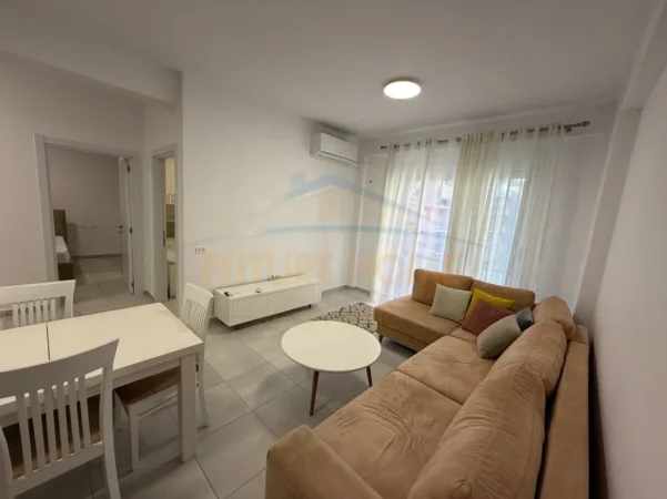 Shqiperi, jepet me qera apartament 2+1 Kati 5, 600 € (Golden Park)