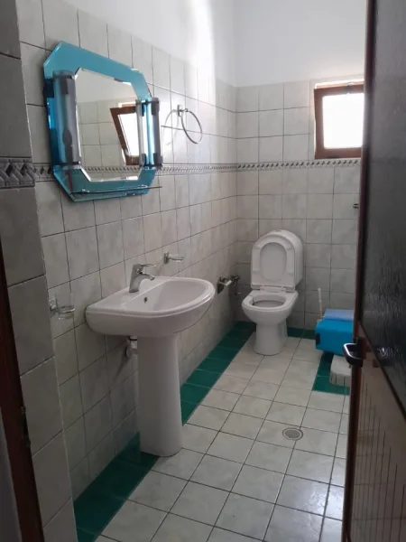 Tirane, jepet me qera apartament 1+1 Kati 2, 55 m² 350 € (Rruga Jordan Misja)