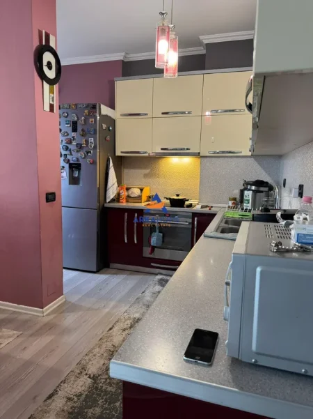 Tirane, jepet me qera apartament 3+1+Ballkon Kati 6, 125 m² 1.200 € 