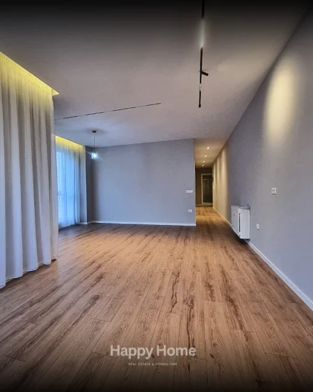 Tirane, jepet me qera zyre , 1.200 € 
