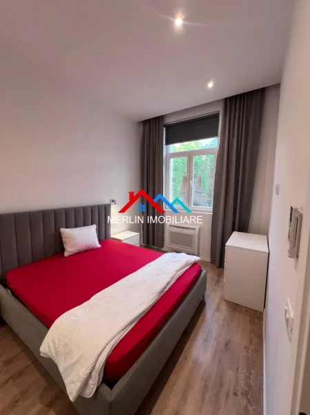 Tirane, jepet me qera apartament 2+1+Ballkon Kati 2, 89 m² 855 € (RRUGA E DURRESIT)
