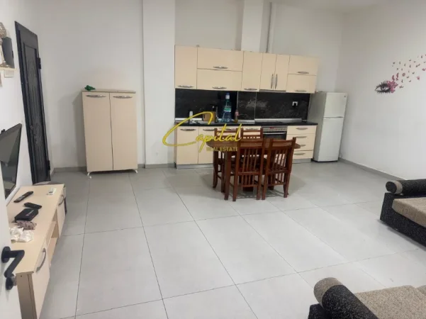 Tirane, jepet me qera apartament 3+1 Kati 1, 110 m² 550 € (FRESKU)