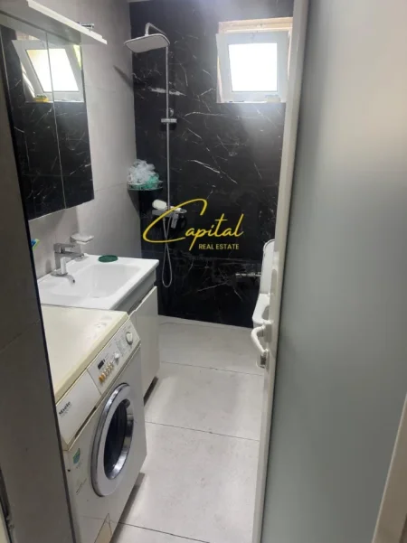 Tirane, jepet me qera apartament 3+1 Kati 1, 110 m² 550 € (FRESKU)