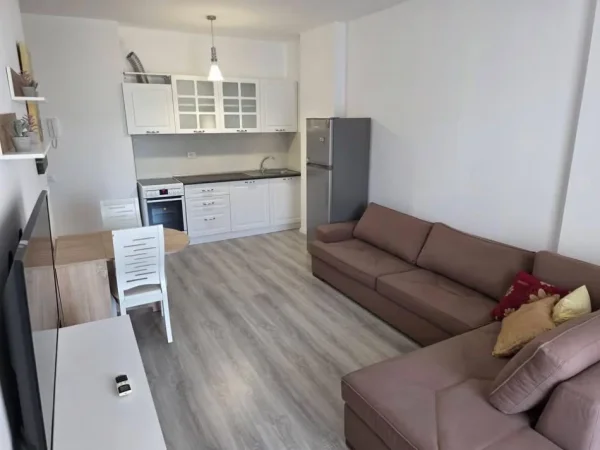 Tirane, jepet me qera apartament 1+1 Kati 4, 60 m² 550 € (Rruga Dritan Hoxha)