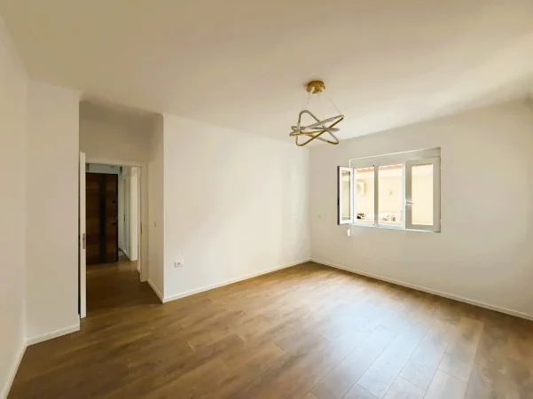 Tirane, shitet apartament 1+1+Aneks Kati 3, 47 m² 108.000 € (Rruga Dritan Hoxha)