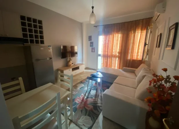Tirane, jepet me qera apartament 1+1 Kati 2, 65 m² 600 € (Prane Kristal Center)