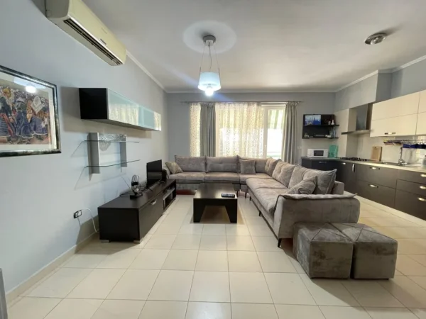 Tirane, jepet me qera apartament 2+1 Kati 2, 116 m² 700 € (Kopshti Zoologjik)