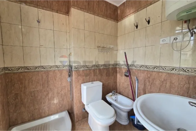 Tirane, jepet me qera apartament 1+1 , 