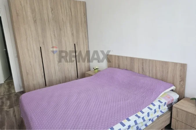 Tirane, jepet me qera apartament 2+1 , 