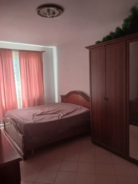 Tirane, jepet me qera apartament 1+1 , 67 m² 390 € (rruga e dajtit)